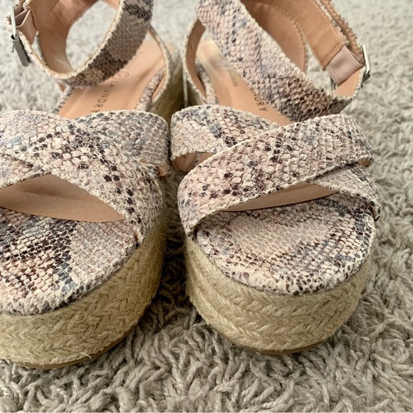 Chinese Laundry Zala espadrille/wedge platform sandals, snake print size 8.5/39 - Picture 5 of 9